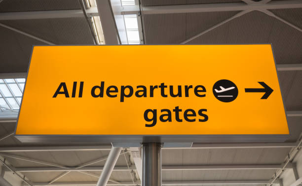 istock Departures information sign in a airport 908307150