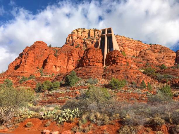 cappella della santa croce a sedona, arizona usa - chapel of the holy cross foto e immagini stock