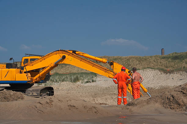 土壌技術 - glade land construction vehicle built structure ストックフォトと画像