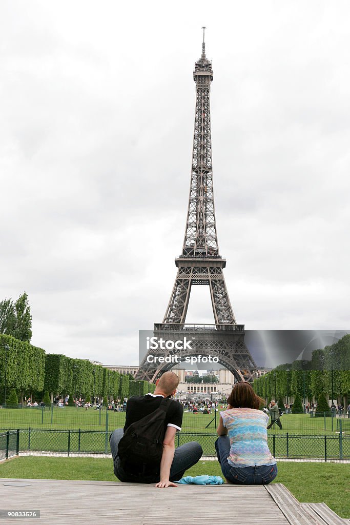 Pareja parisino - Foto de stock de Adulto joven libre de derechos