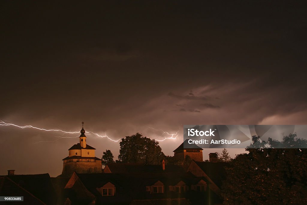 Lighning в шторм - Стоковые фото Замок - строение роялти-фри
