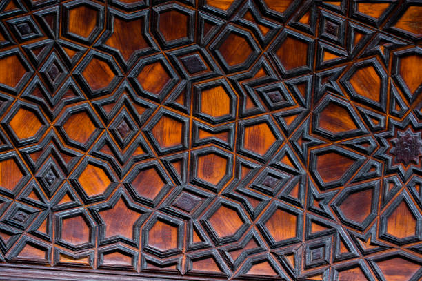 istock Ottoman Turkish  art with geometric patterns on wood 908339836