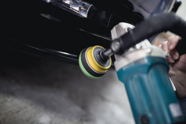 istock Auto repair jobs 908340470