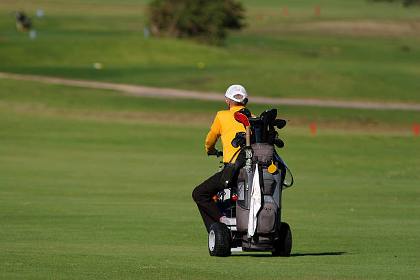 골프 player - golf following through retirement 뉴스 사진 이미지