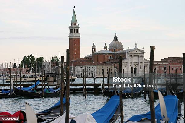 Chiesa Di San Giorgio Venezia Italia - Fotografie stock e altre immagini di Acqua - Acqua, Banchina, Bastone