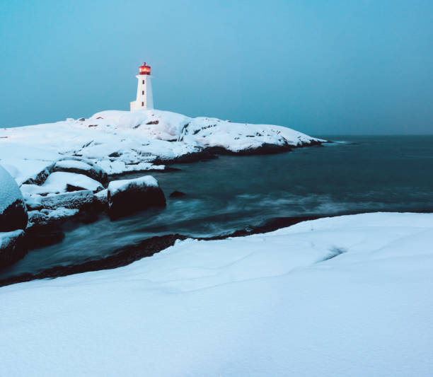 istock Winter Storm in Peggy's Cove 908363128