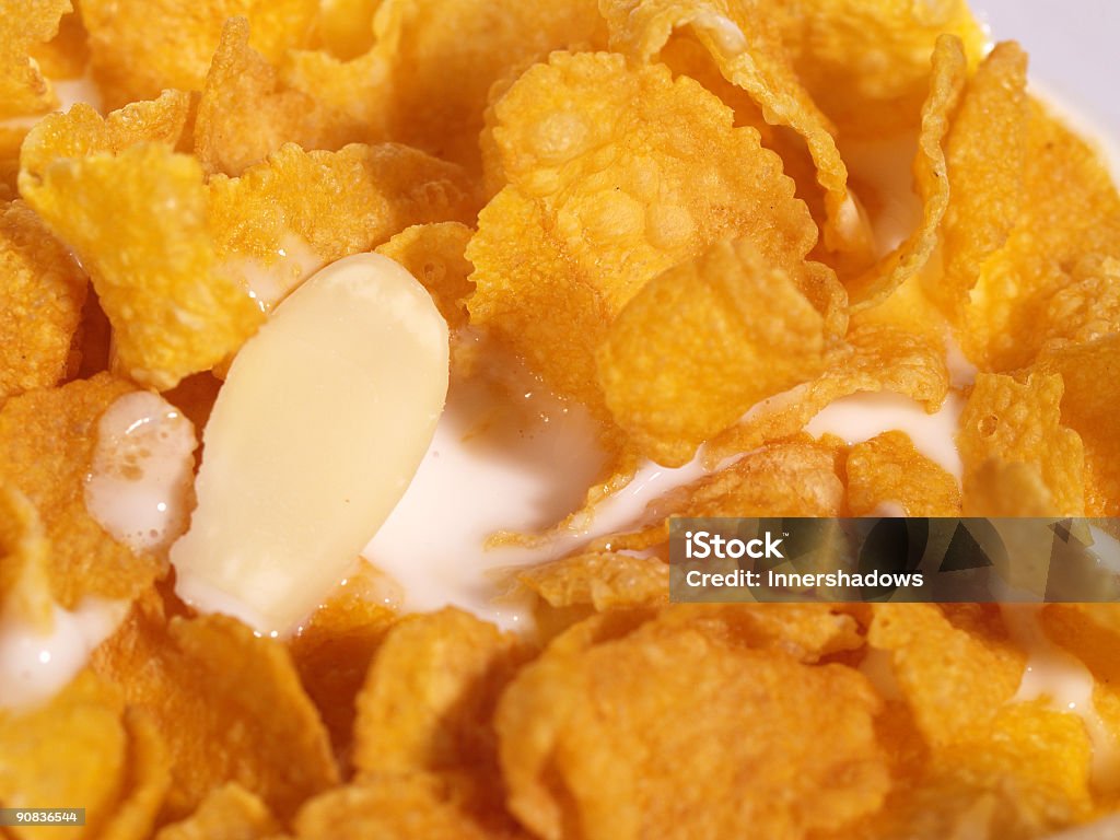 Cornflakes e amêndoas com leite - Foto de stock de Alimentação Saudável royalty-free