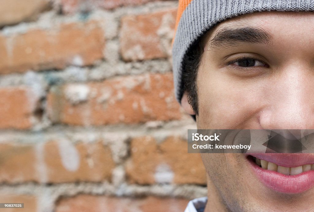 웃는 젊은 남자 - 로열티 프리 근육질 남자 스톡 사진