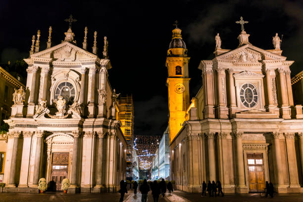 istock Piazza San Carlo at night in Turin, Italy 908376464