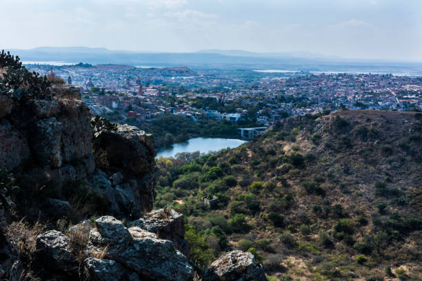 istock Cliff near San Miguel de Allende. 908380242