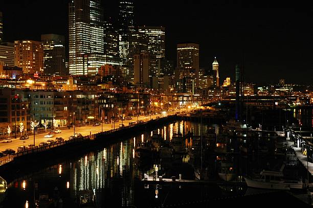 Seattle à noite - foto de acervo