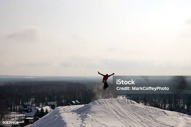 Snowboarder Springen Stockfoto und mehr Bilder von Snowboard - Snowboard, Anhöhe, Buchstabe X