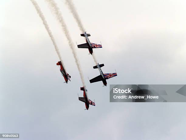 Wyświetlanie Zespołu Aerobikowy - zdjęcia stockowe i więcej obrazów Bliski - Bliski, Kolekcja, Latać