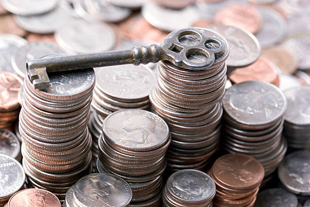 主要金融ブリッジ - coin stacking nickel penny ストックフォトと画像