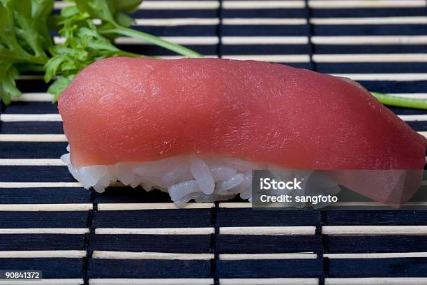 Sashimiatum Nigiri - Fotografias de stock e mais imagens de Alimentação Saudável - Alimentação Saudável, Arranjo, Arroz - Alimento Básico