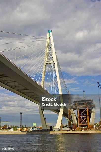 Il Ponte - Fotografie stock e altre immagini di Acqua - Acqua, Ambientazione esterna, Blu