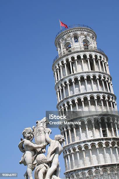 Foto de Pisa Inclinada Campanile Com Estátuas e mais fotos de stock de Anjo - Anjo, Antigo, Antiguidade