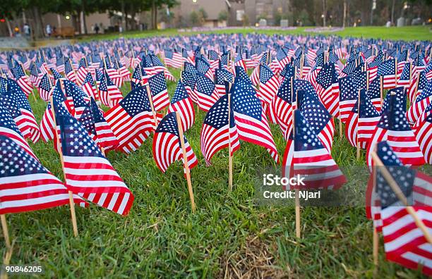 Bandeira De Memorial 1 - Fotografias de stock e mais imagens de Abundância - Abundância, As Américas, Azul