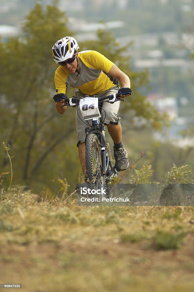 단단함 오르막 - 로열티 프리 산악 자전거-자전거 스톡 사진