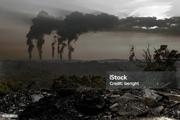 La Contaminación Foto de stock y más banco de imágenes de Abandonado - Abandonado, Aire libre, Antihigiénico