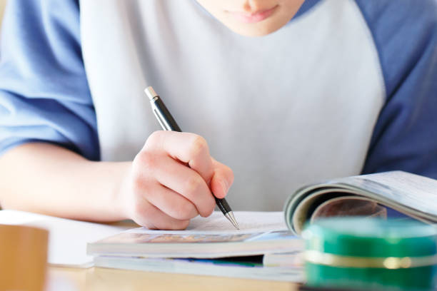 studenti delle scuole medie per studiare - educazione secondaria di scuola media foto e immagini stock