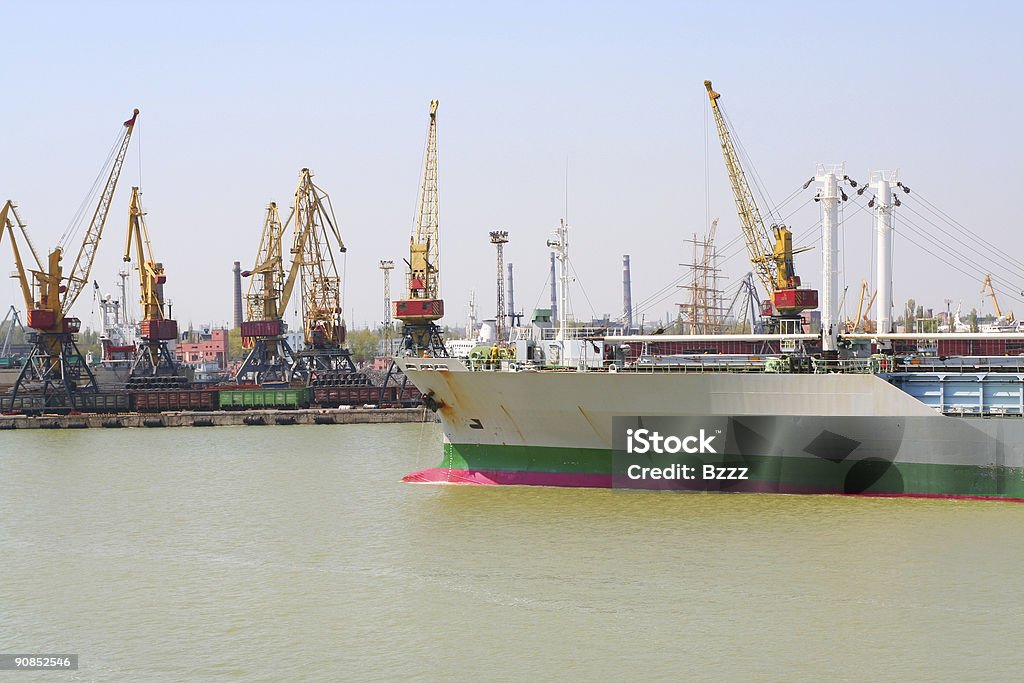 Barco en dirección al puerto - Foto de stock de Accesibilidad libre de derechos
