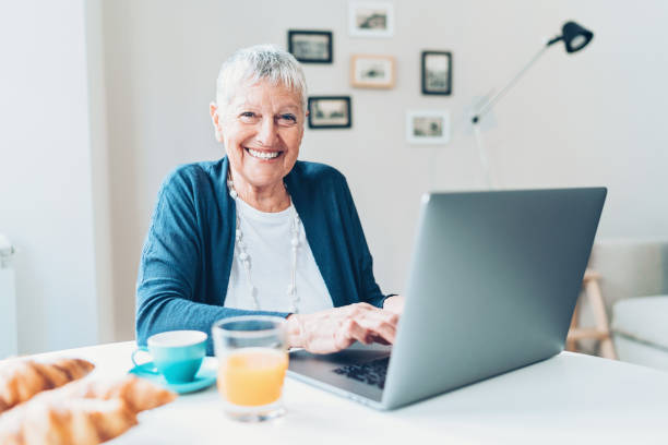 istock Modern senior woman 908535292