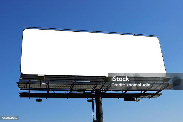 Foto de Cidade De Blank Billboard Com Fluxo De Trabalho e mais fotos de stock de Céu - Fenômeno natural