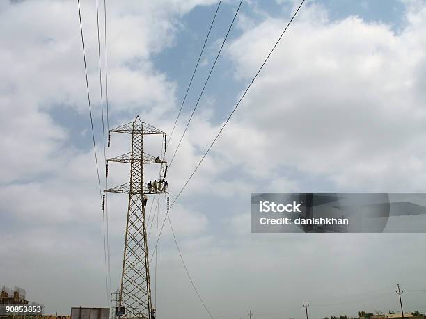 Hombre En El Trabajo Foto de stock y más banco de imágenes de Actitud - Actitud, Adulto, Adversidad