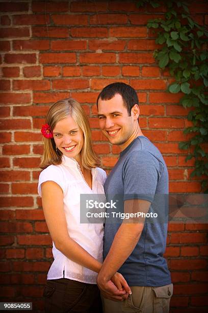 Photo libre de droit de Attrayant Couple Portraits banque d'images et plus d'images libres de droit de Adolescence - Adolescence, Adulte, Affectueux