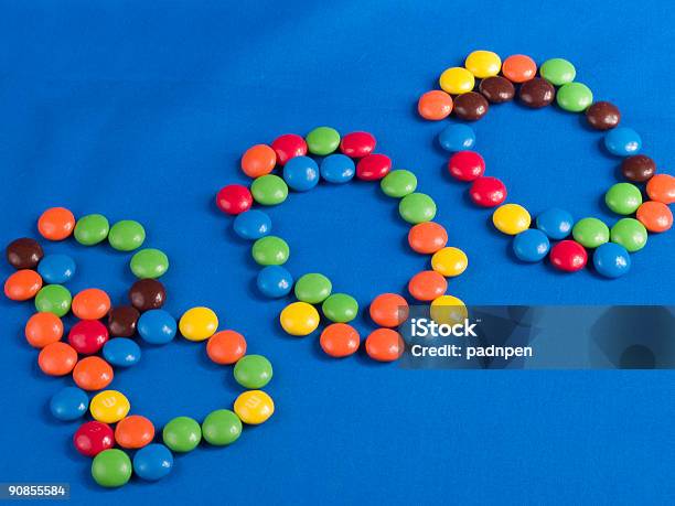 Bu Candy Trozos De Chocolate Foto de stock y más banco de imágenes de Azúcar - Azúcar, Chocolate, Color - Tipo de imagen