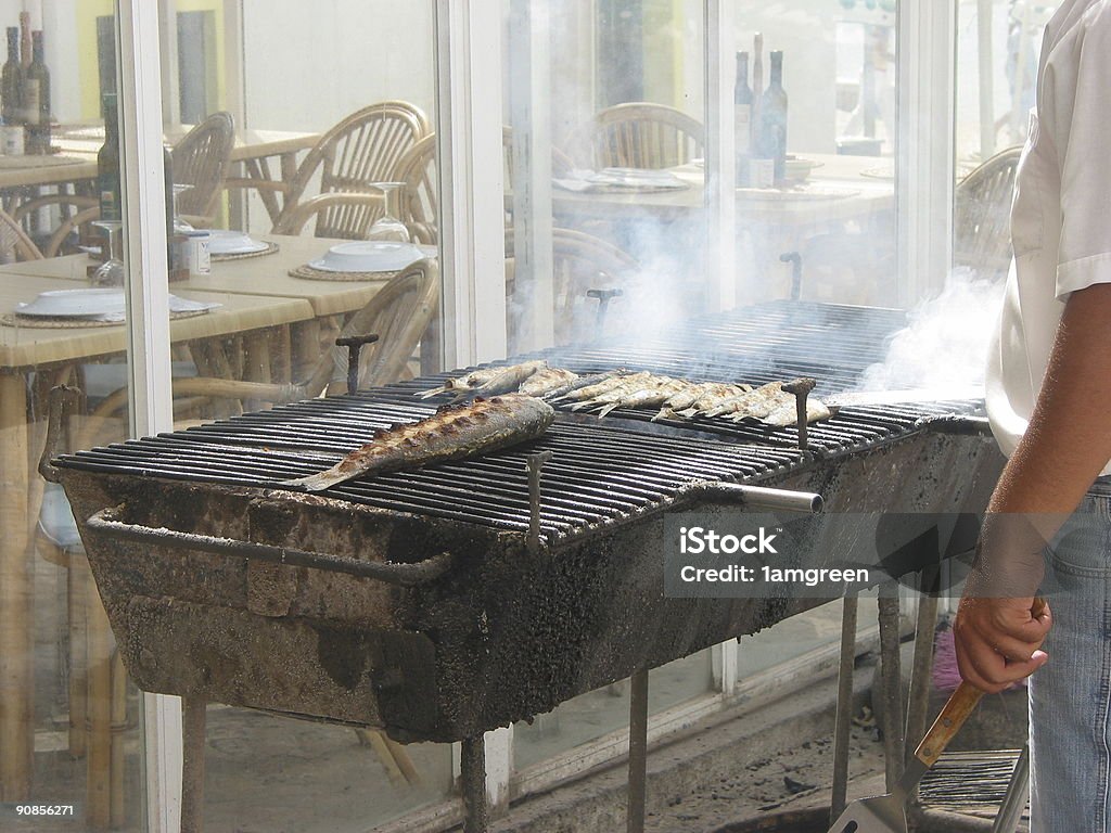 Pesce al Barbecue - Foto stock royalty-free di Banchina