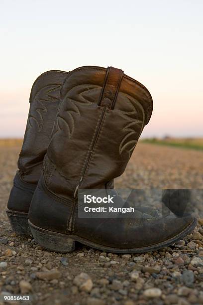 Botas De Cowboy - Fotografias de stock e mais imagens de Bota de Cowboy - Bota de Cowboy, Criança, Agricultura