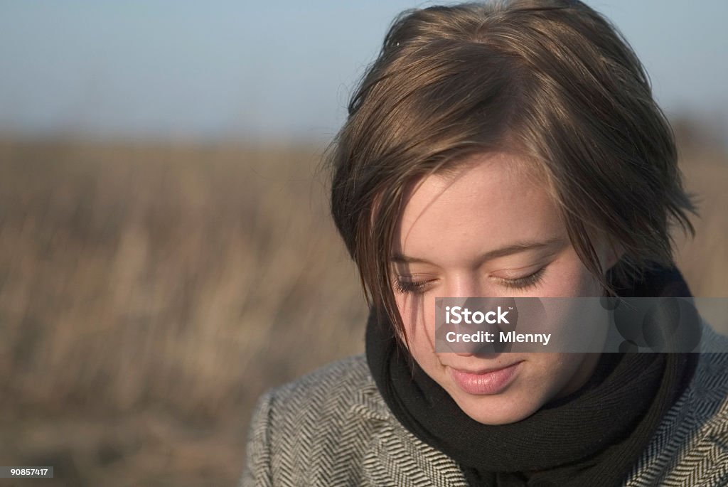 Retrato de mulher de pensamento - Foto de stock de Adolescente royalty-free