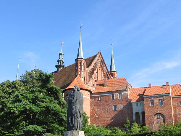 istock Frombork Cathedra with a statue of Copernicus 90857422
