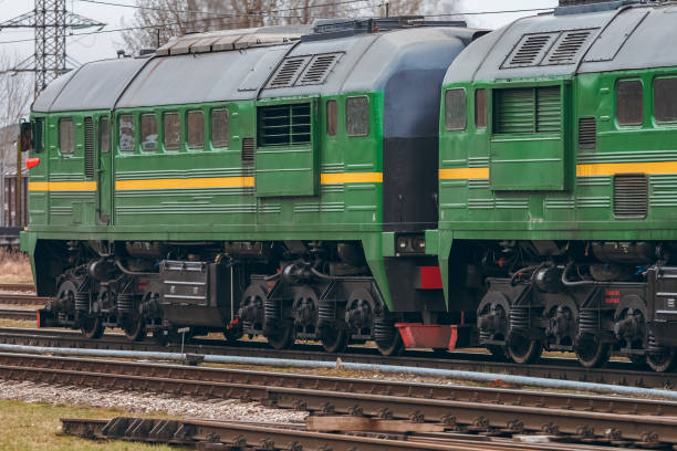 istock Green diesel locomotive 908590198