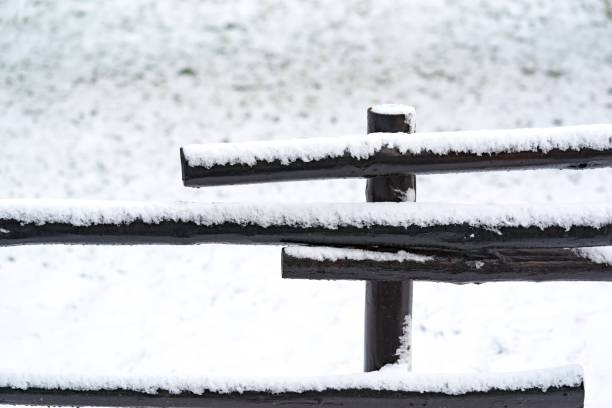 istock winter old fence closeup 908622416