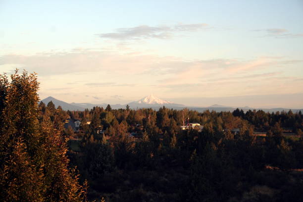 istock Mount Hood from Bend, Oregon, USA 908647414