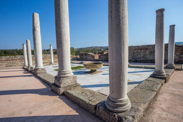 istock Archaeological Roman site 908695790
