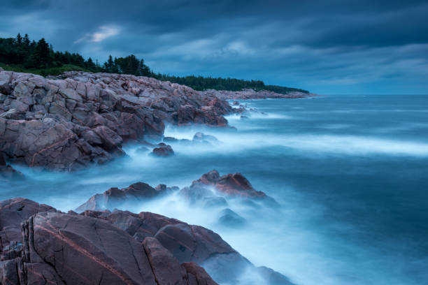 przylądek bretoń skaliste wybrzeże - horizon over water nature blurred motion maritime provinces zdjęcia i obrazy z banku zdjęć