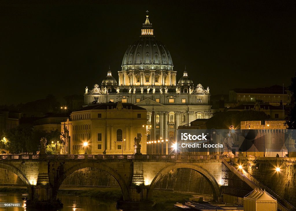 Saint Peter's durante la noche - Foto de stock de Capilla Sixtina libre de derechos