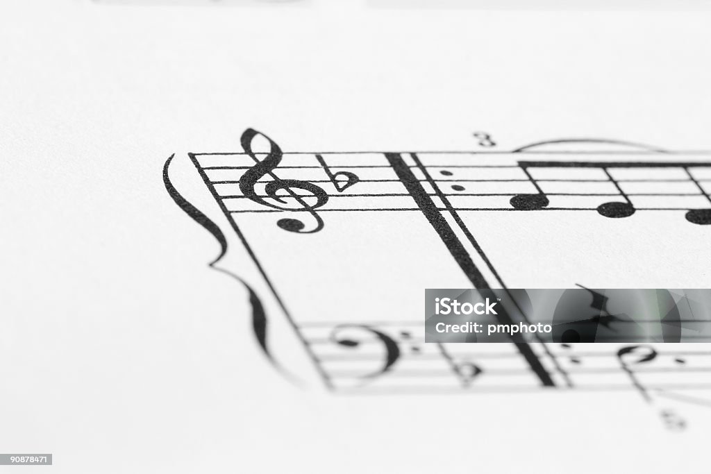 Лист музыки - Стоковые фото Басовый ключ роялти-фри