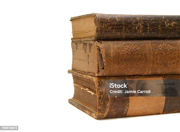 Pilha De Livros - Fotografias de stock e mais imagens de Antigo - Antigo, Arcaico, Castanho