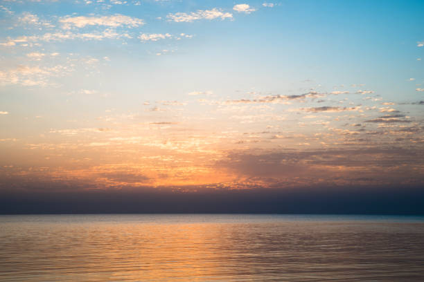 istock Scenics View Of Idyllic Beach 908794324