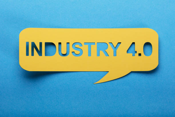 istock Bubble Speech With Cut Out Letters Industry 4.0 908815222