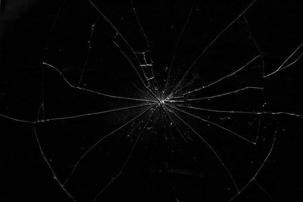 istock Cracked Glass Of Display 908815230