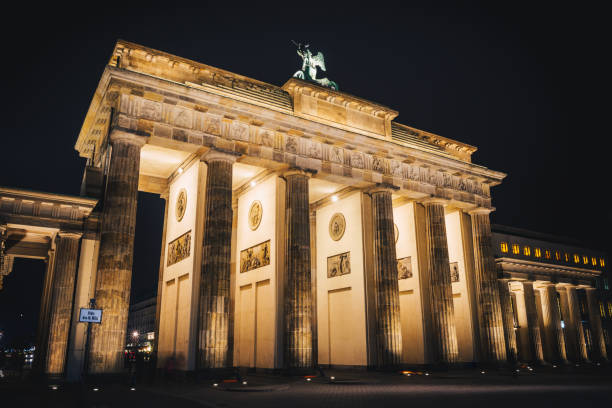 istock Brandenburg Gate in Berlin faded 908822126