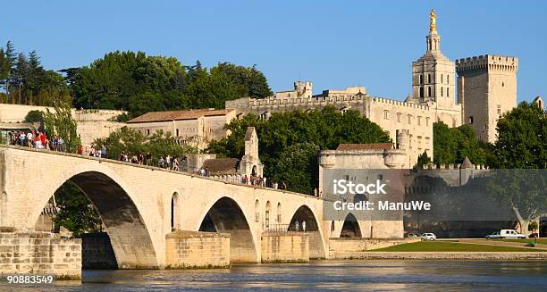 Foto de Ponte De Avignon Com Papas Palace Frente e mais fotos de stock de Avignon - Avignon, Papa, França