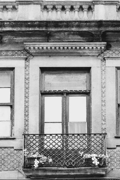 istock Traditional Portuguese facade 908878856