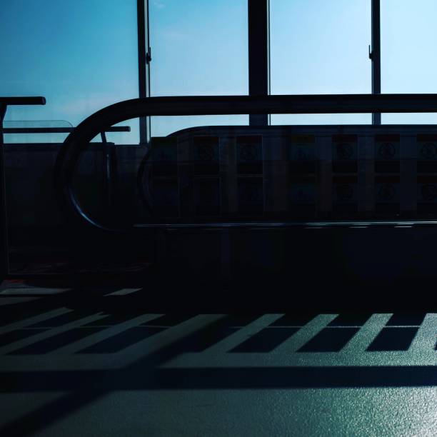 luz e sombra - chubu centrair international airport - fotografias e filmes do acervo